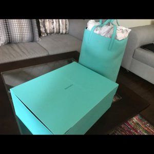 Tiffany Tote with box & cover